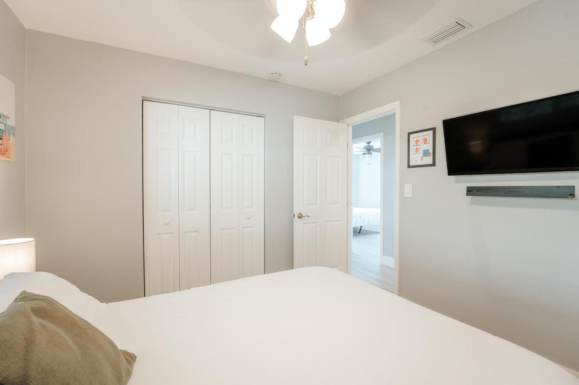 Home With A Pool Close To Beach And Fll Airport Pool Heated October- March Fort Lauderdale Bagian luar foto