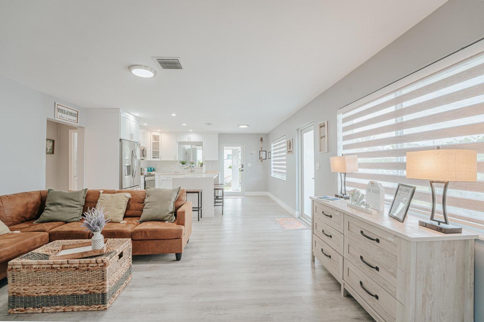 Home With A Pool Close To Beach And Fll Airport Pool Heated October- March Fort Lauderdale Bagian luar foto