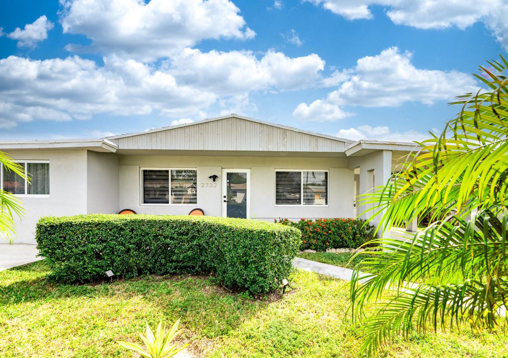 Home With A Pool Close To Beach And Fll Airport Pool Heated October- March Fort Lauderdale Bagian luar foto
